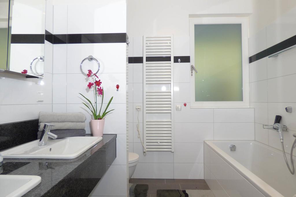 Sewer Apartment Баден-Баден Екстериор снимка